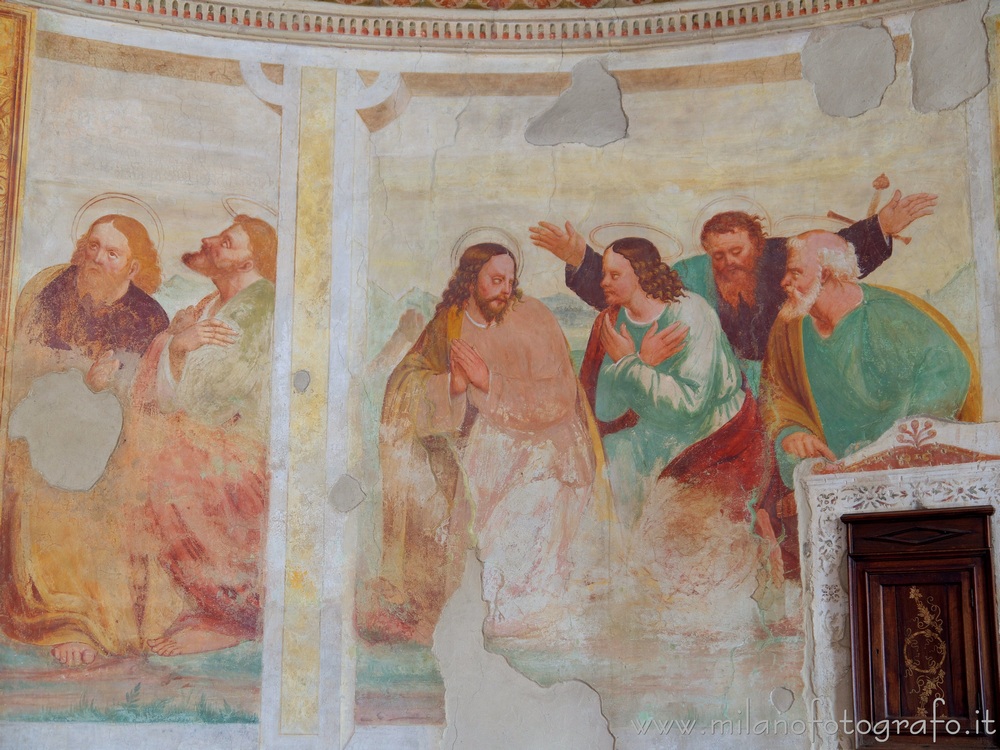 Vimodrone (Milan, Italy) - Leonardo-style frescoes in the apse of the Church of Santa Maria Nova al Pilastrello